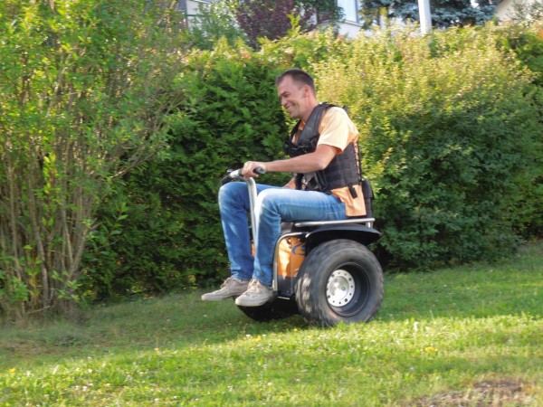 behindert-barrierefrei_Rollstuhl-Segway_X204.jpg