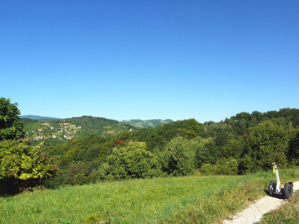 Auf dem Weg zur Pyramide: Rückschau in Richtung NW