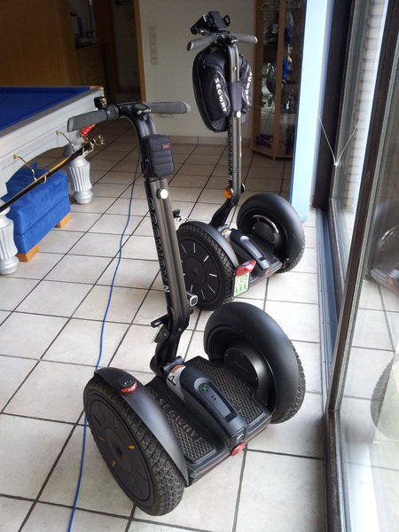 kleines Segway-Treffen im Wohnzimmer